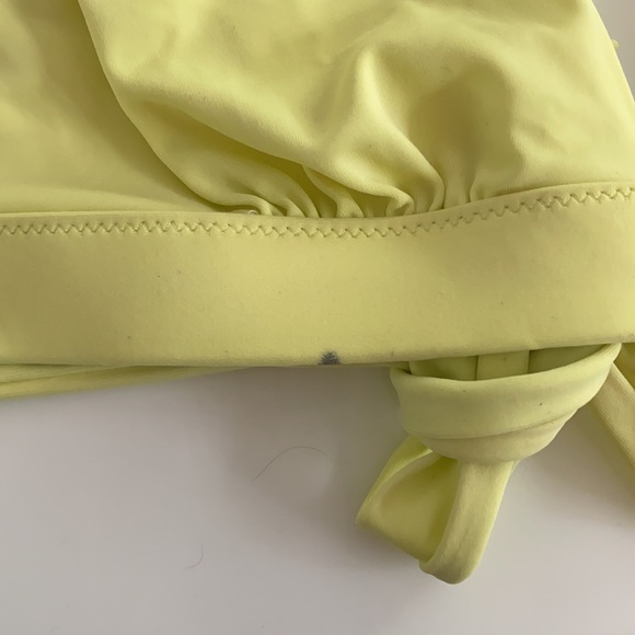Victoria’s Secret Yellow Sun Kissed Halter Plunging Bikini Top - Picture 3 of 5
